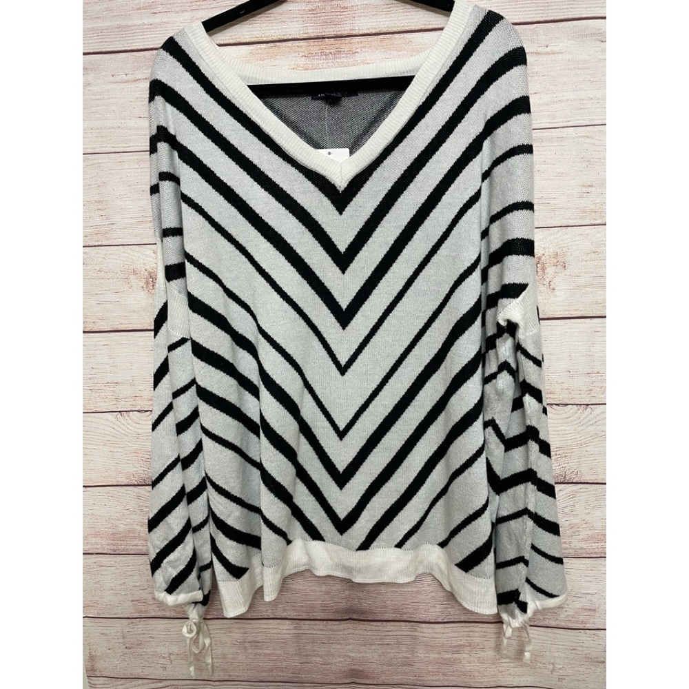 NWT Roaman's Sweater Striped V-neck Off-White Black 18/20